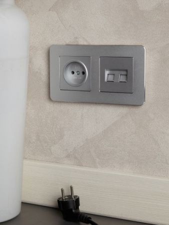 BRITE Розетка компьютерная двойная RJ45 кат.5E РК10-2-БрА алюминий IEK